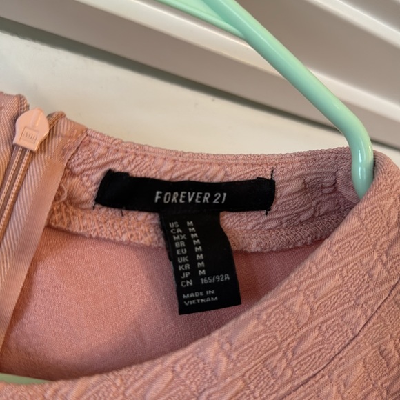 Pink Forever 21 crop top - Picture 3 of 5